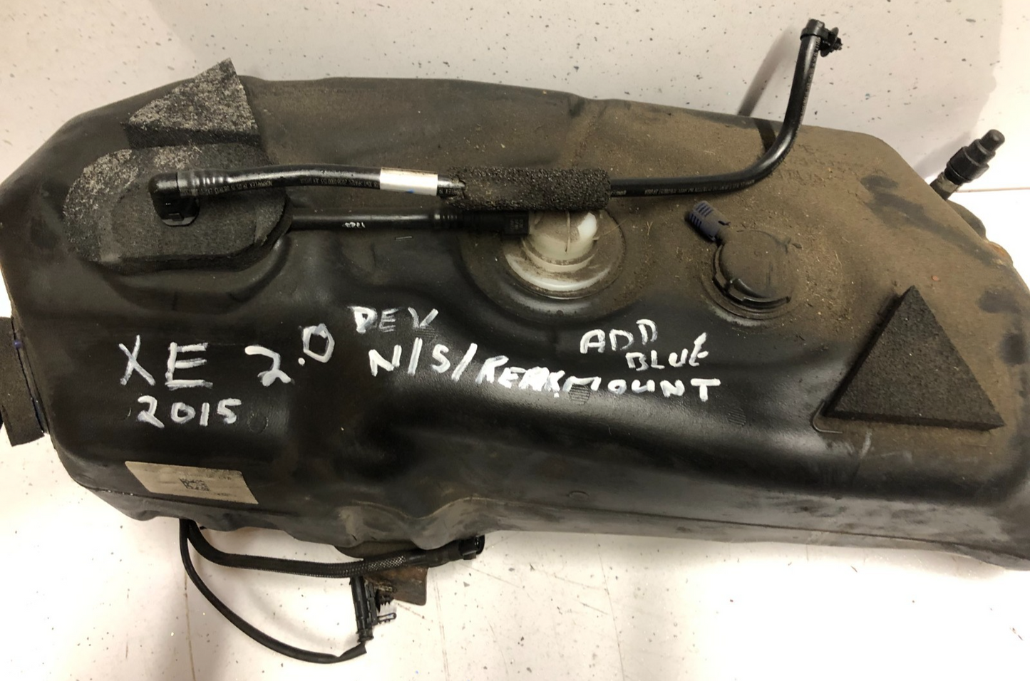 JAGUAR XE ADBLUE TANK  (GX73-5J228-A) Rear N/S MOUNTED