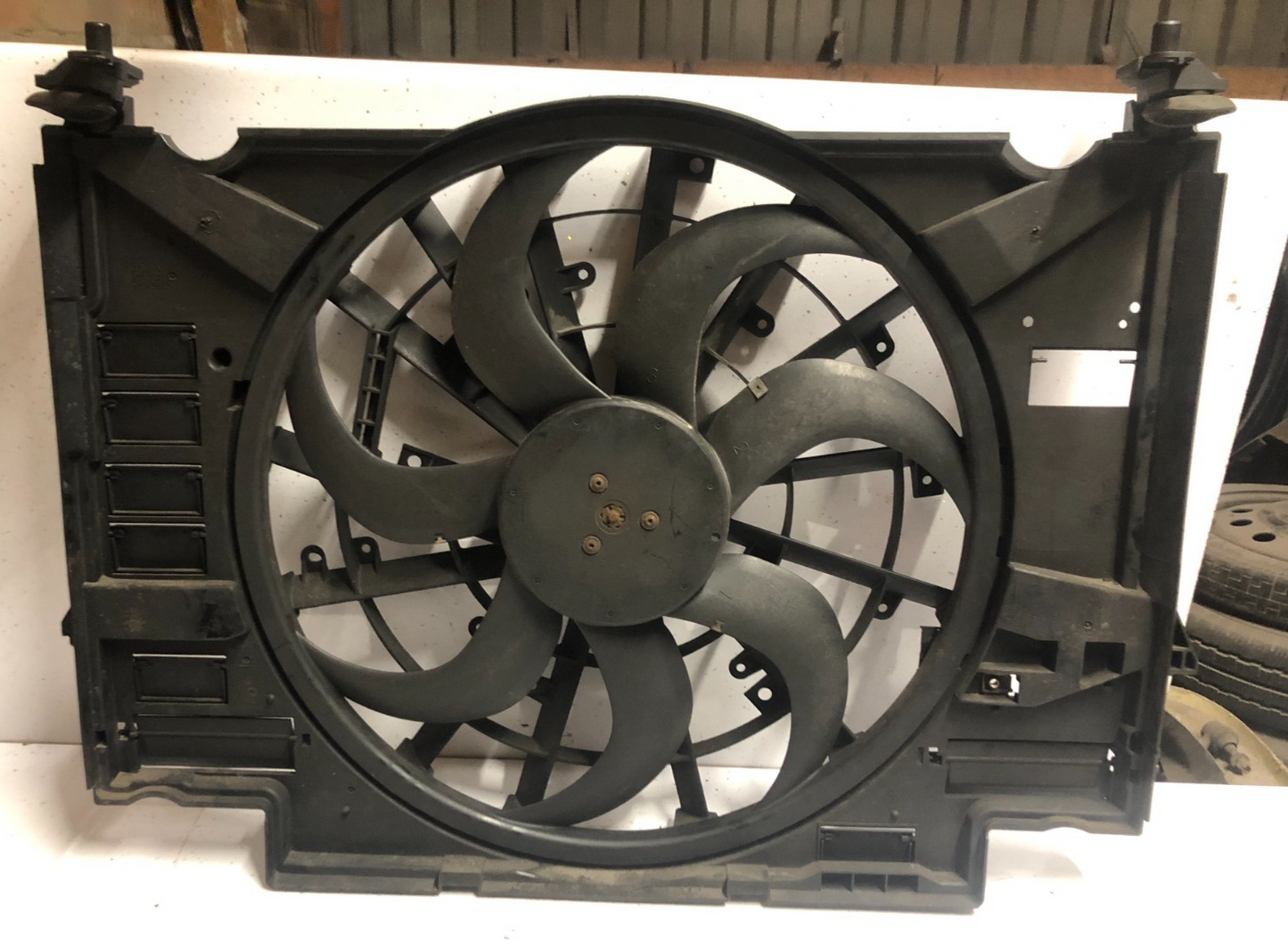 JAGUAR XE RADIATOR COOLING FAN (GX73-8C607-A)