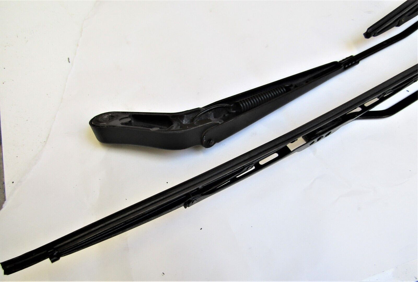 Jaguar X Type Front Windscreen Wiper Arms & Blades Pair