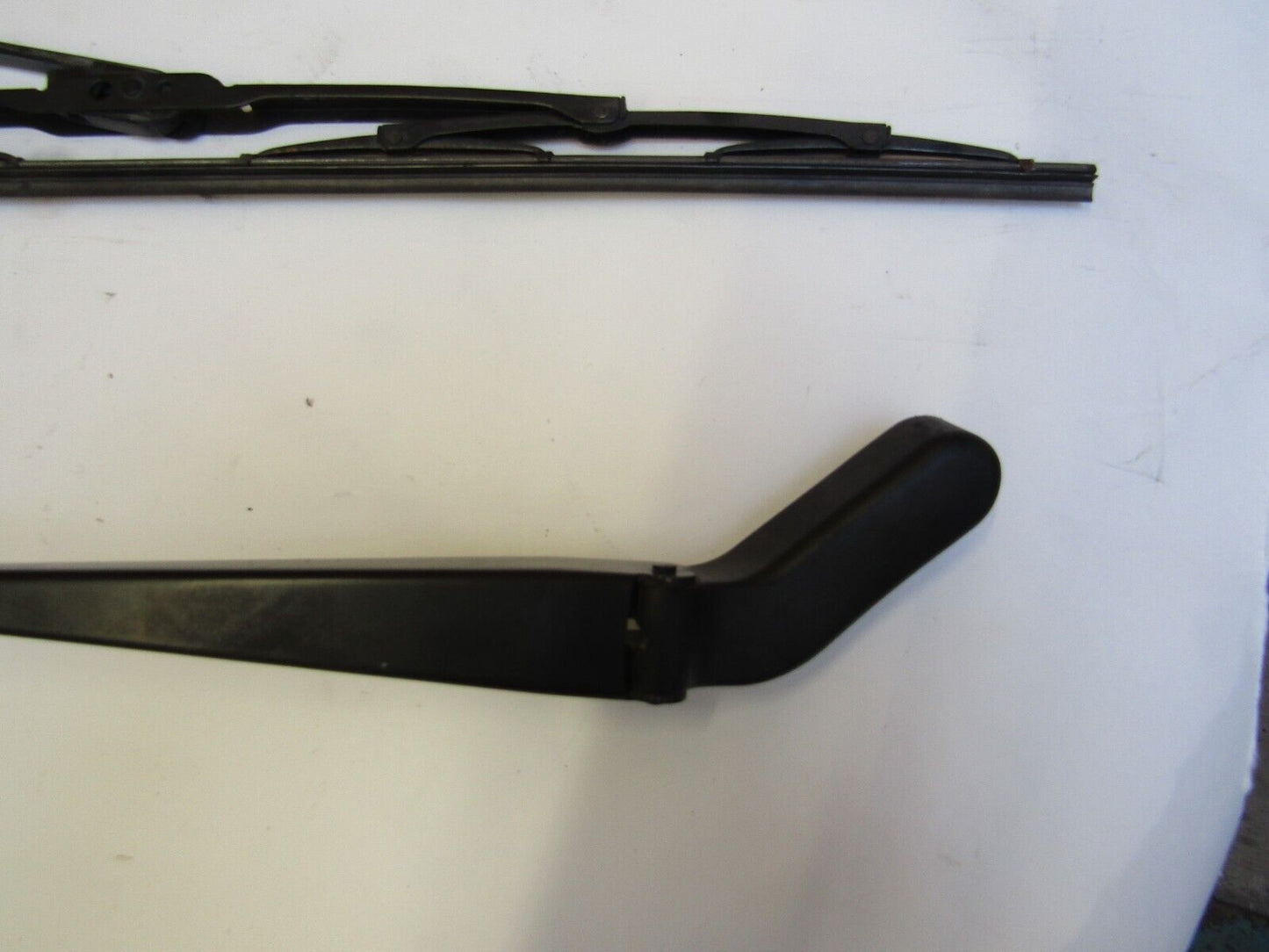 Jaguar X Type Front Windscreen Wiper Arms & Blades Pair