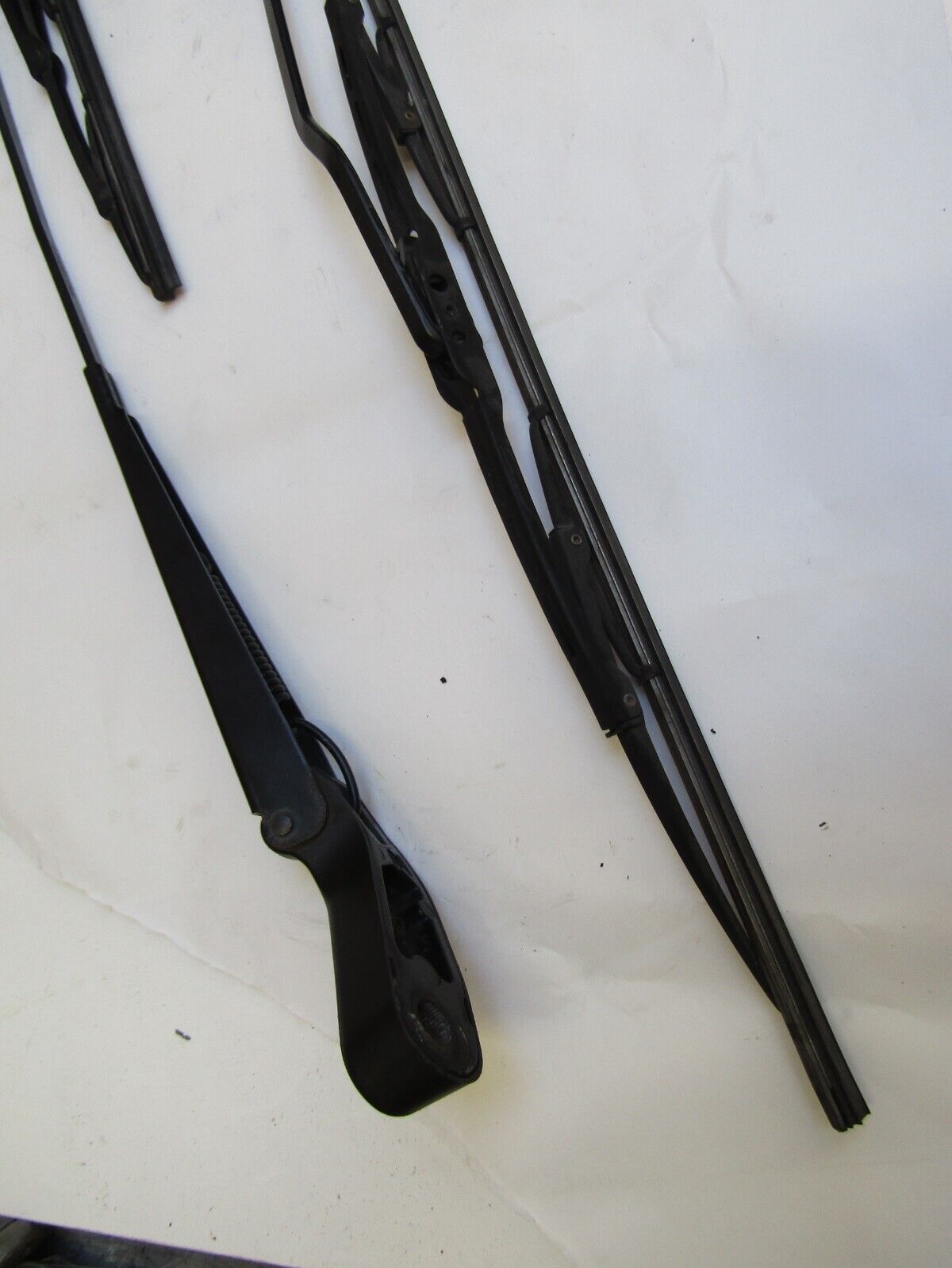 Jaguar X Type Front Windscreen Wiper Arms & Blades Pair