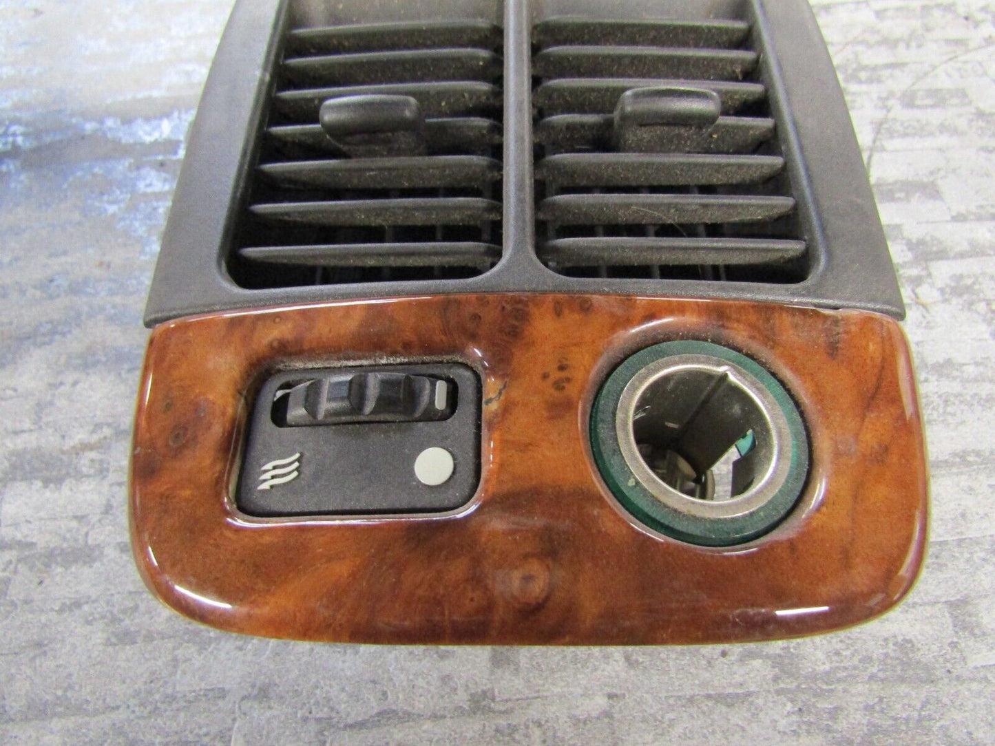 Jaguar XJ 3.2 PETROL AIR VENT/ LIGHTER UNIT