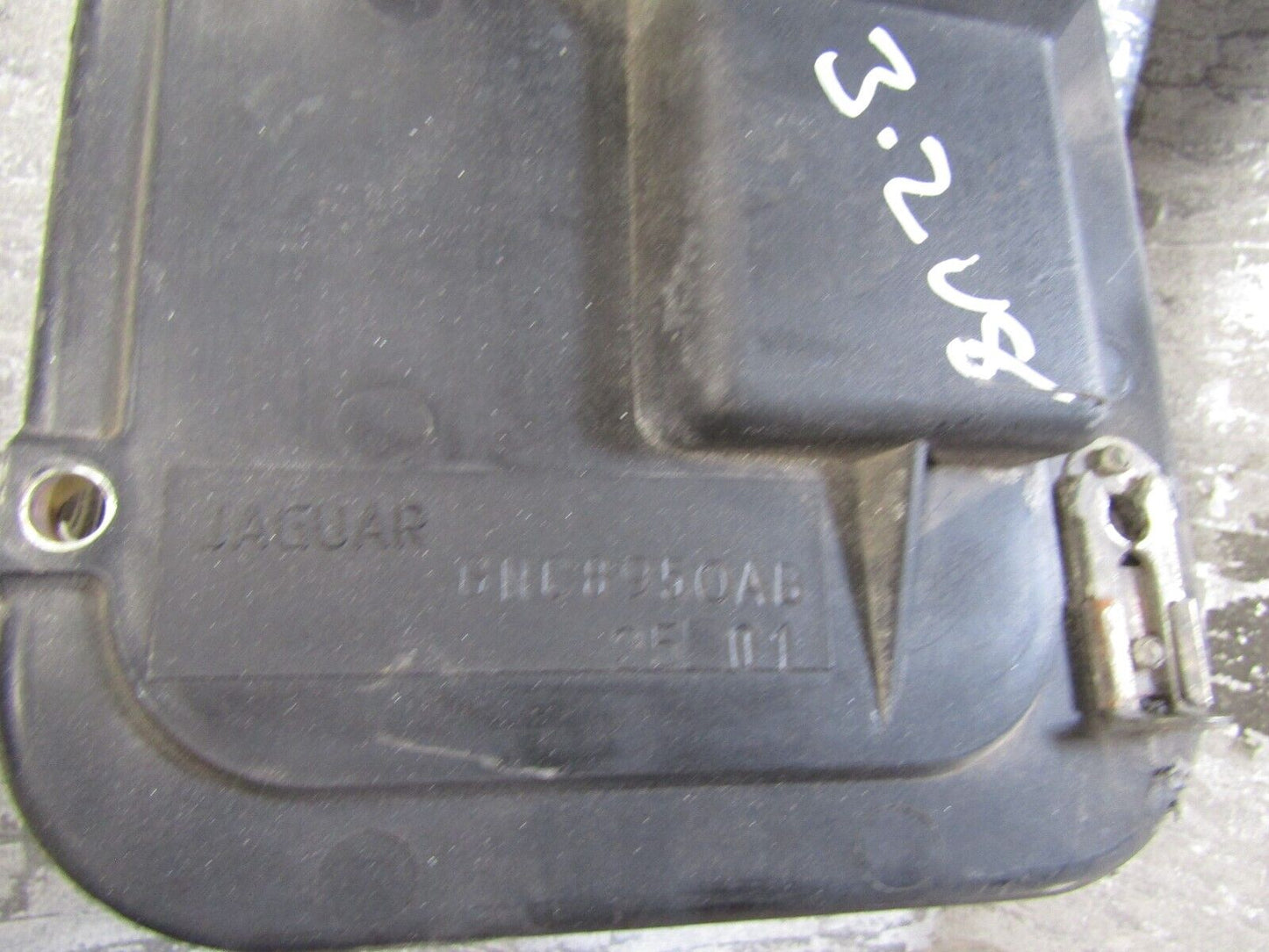 Jaguar XJ X308 Windscreen Wiper Motor and Assembly. GNC8950AB