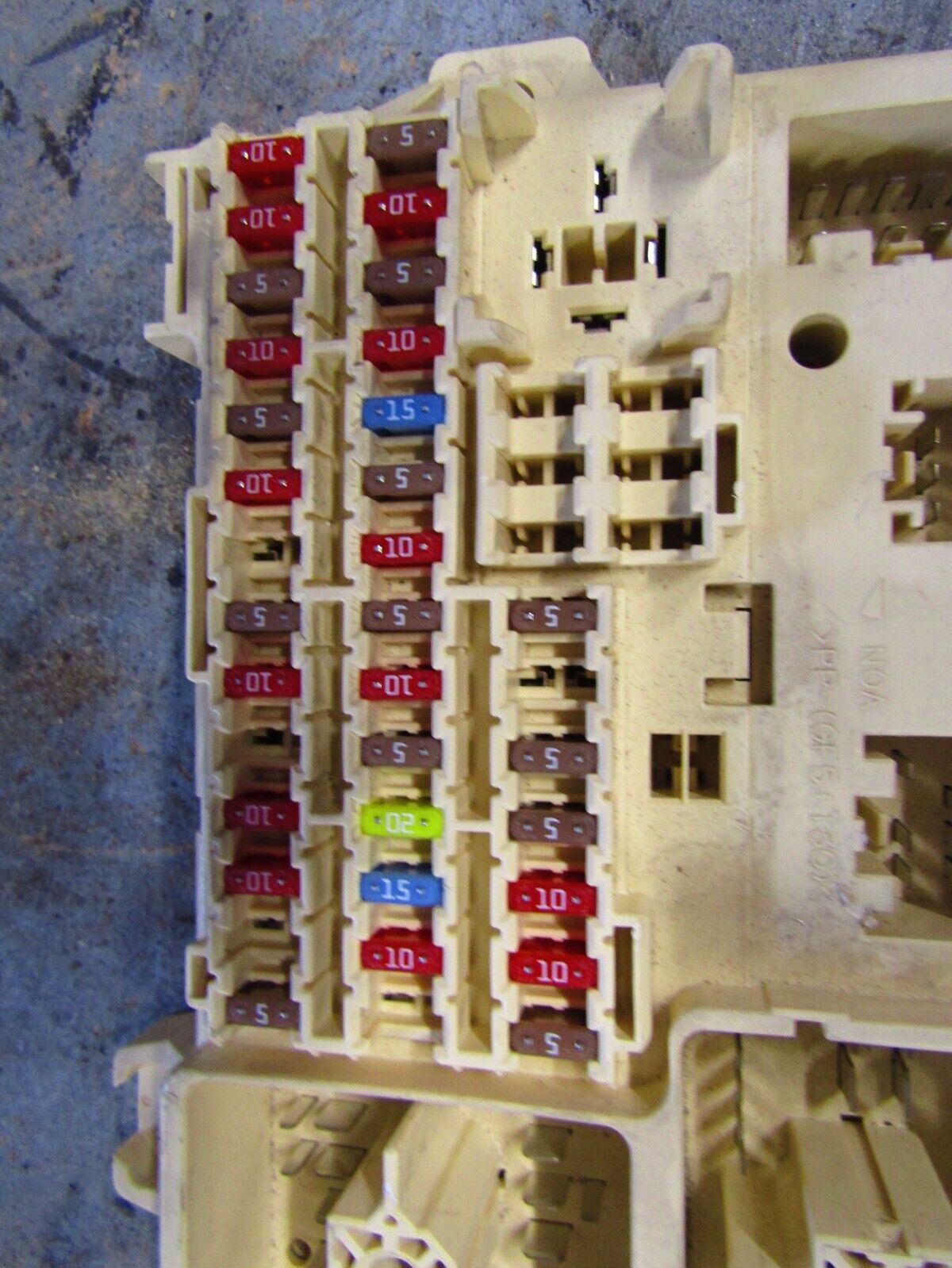 JAGUAR S-TYPE INTERIOR FUSE RELAY BOX 2.7 6R8T-14A067-AA